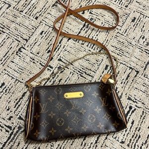 Louis Vuitton small clutch purse